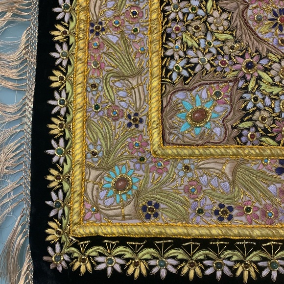 Jewel carpet handmade with velvet vase - Picture 12 of 15